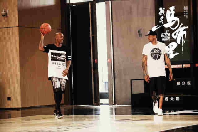 开拓者靠顽强意志逆转成功（开拓者凭韧性完成翻盘）