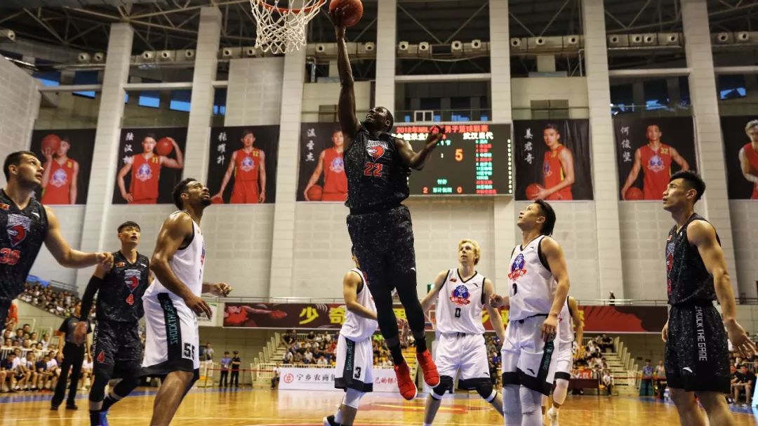 进入国家队模式，德保罗晒和梅西一起抵达集训营报到照片（国家队时间到！德保罗晒与梅西同行抵达集训营报到照）