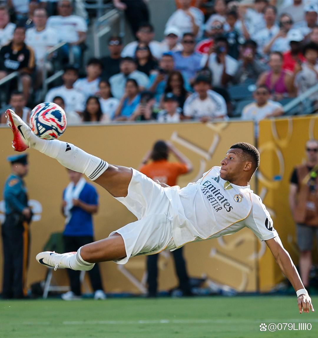 波兰媒体：莱万收到米兰、沙特和美职联报价，米兰愿签约两年（波媒称：莱万已获米兰、沙特及美职联报价，米兰愿提供两年合同）