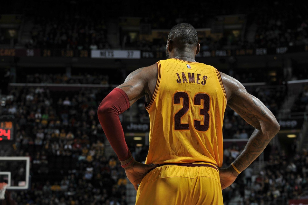 法尔克：拜仁认为超6500万欧签雅克松太贵，在关注弗拉霍维奇（法尔克：拜仁嫌雅克松6500万欧以上太贵，转而关注弗拉霍维奇）