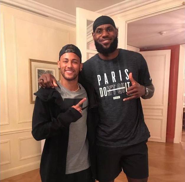 随着莱比锡爆大冷门1-3落败，德甲最新积分榜出炉：拜仁领先8分（德甲积分榜出炉：莱比锡1-3爆冷告负，拜仁领跑8分）