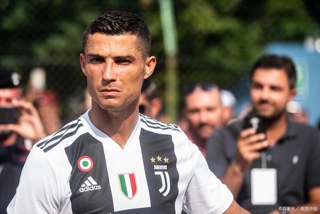 记者：若报价3000-4000万欧，马赛会考虑出售队长巴列尔迪（记者：马赛或在收到3000万至4000万欧报价时考虑出售队长巴列尔迪）